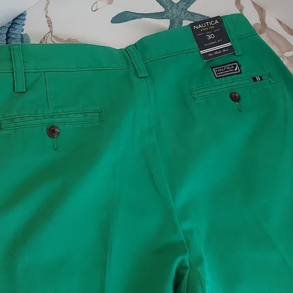 NWT, Nautica Men's 30" Waist Classic Fit Parrot Green Khaki Shorts - Picture 6 of 6